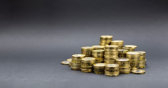 積み重なった金貨